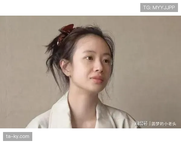 李梦买个咖啡能花掉一小时工资,跟我们有啥关系? 李梦买个咖啡能花掉一小时工资,跟我们有啥关系?